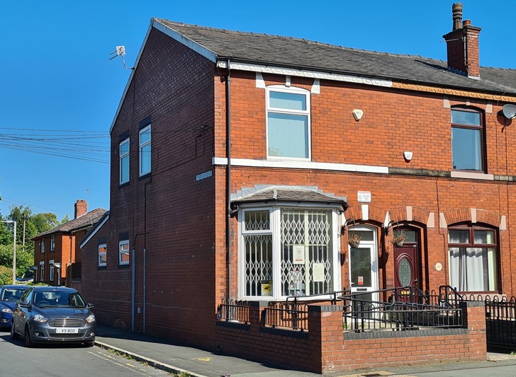 Dumers Lane, Bury
